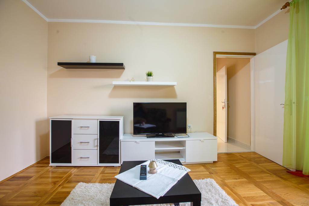Apartments Slavko Supetarska Draga Exterior photo